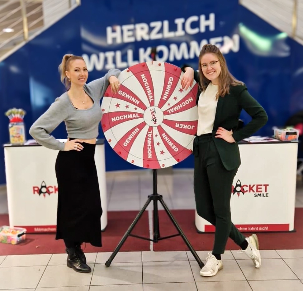 RocketSmile Promotionsteam an einem Stand